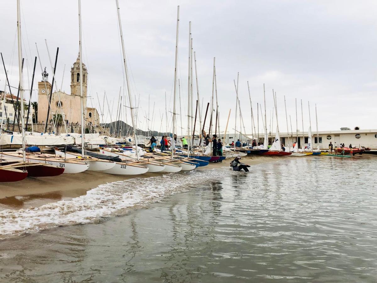 Love Sitges & Beach Exterior photo