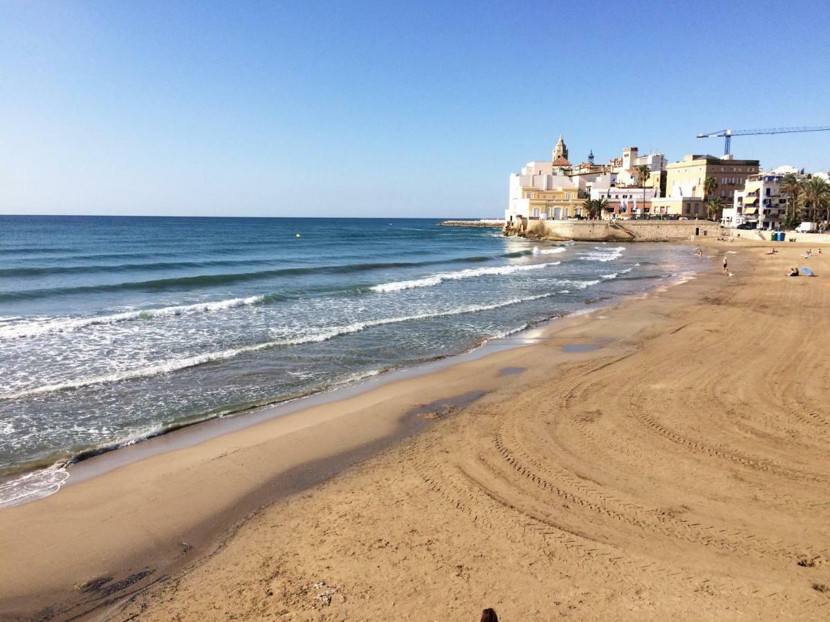 Love Sitges & Beach Exterior photo